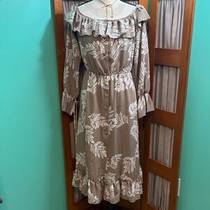 SHEIN Tan & White Leaf Print Long Sleeve Dress